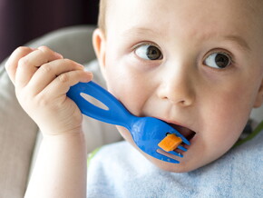 ¿Cómo empezar con la comida sólida?